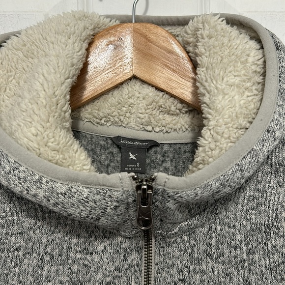 EDDIE BAUER fleece hooded vest. Size S - Picture 4 of 8
